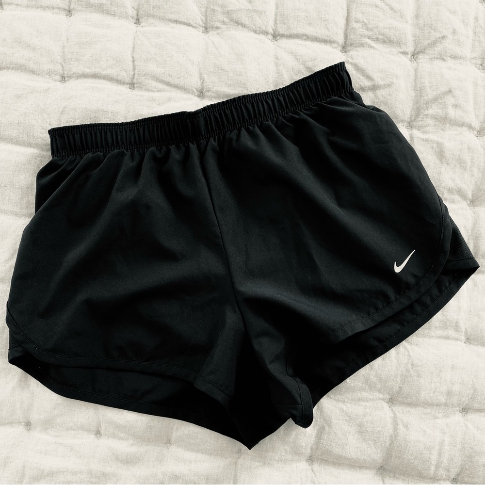 {Nike} FITDRY Running Shorts